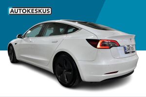 Tesla Model 3 esikatselu 7