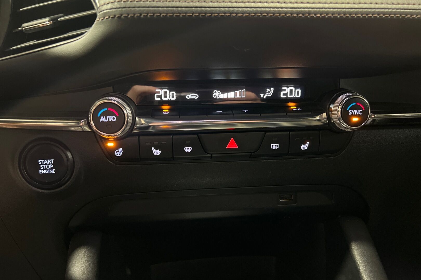 Mazda Mazda3 iso kuva 14