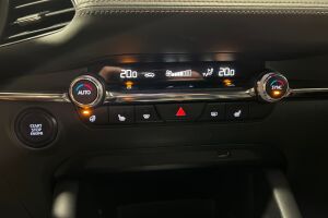 Mazda 3 esikatselu 12