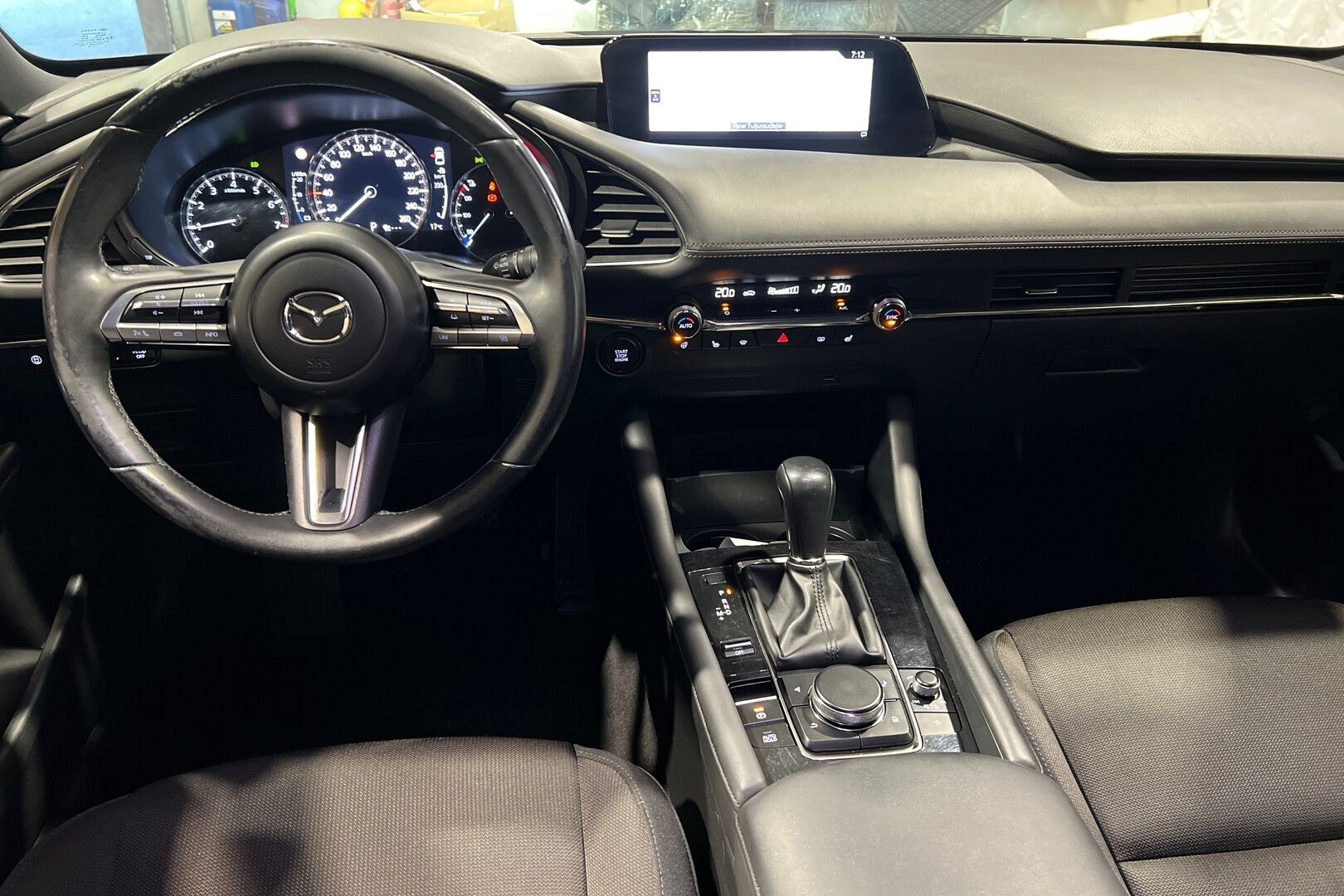 Mazda Mazda3 iso kuva 8