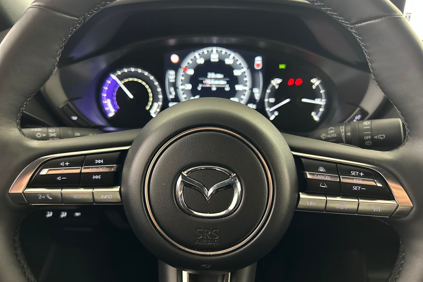 Mazda MX-30 iso kuva 19
