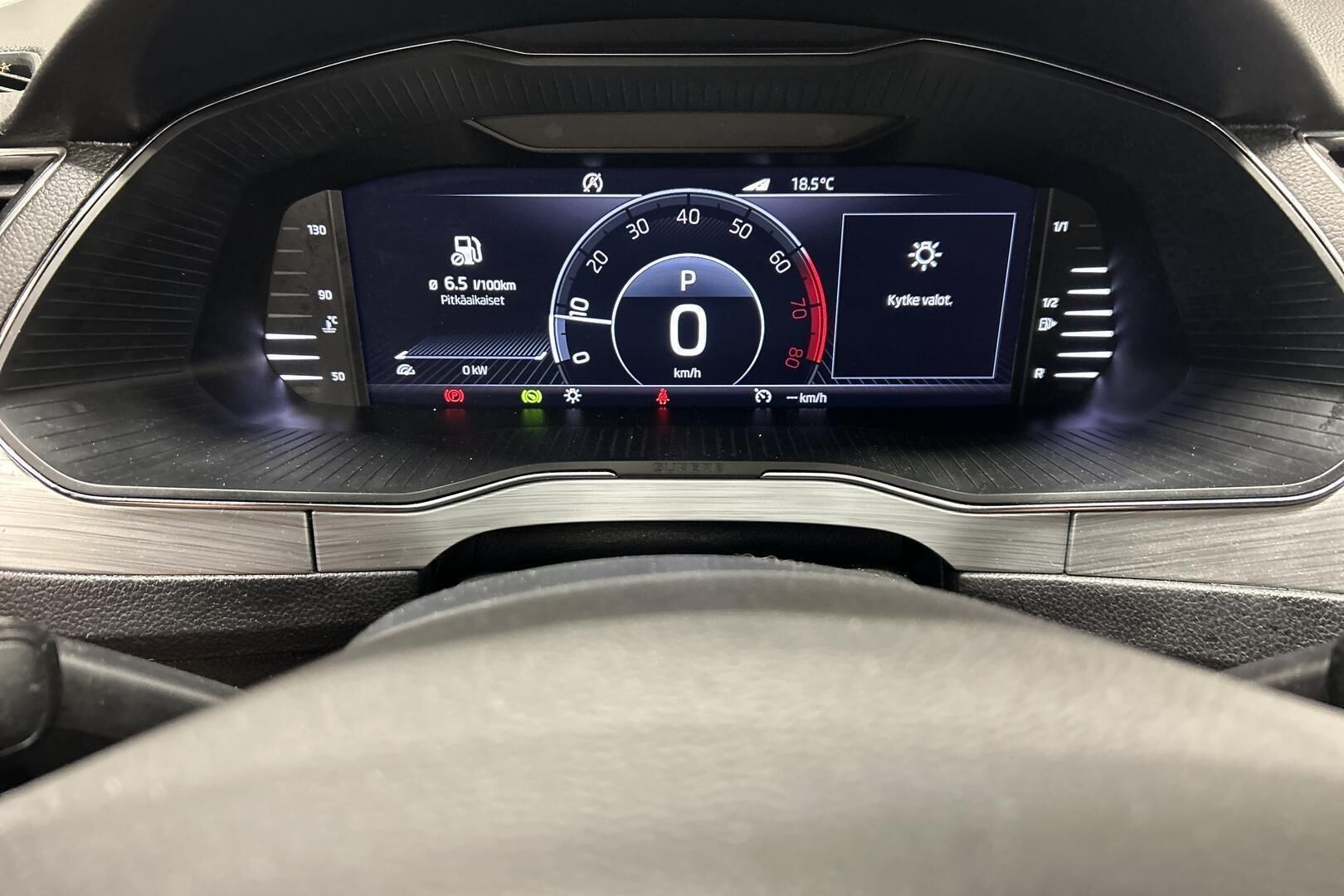 Skoda Superb iso kuva 14