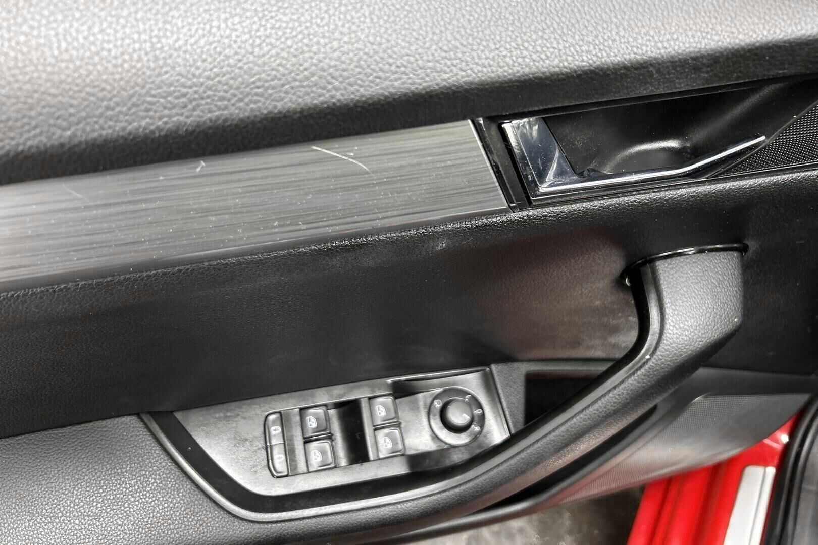 Skoda Superb iso kuva 25