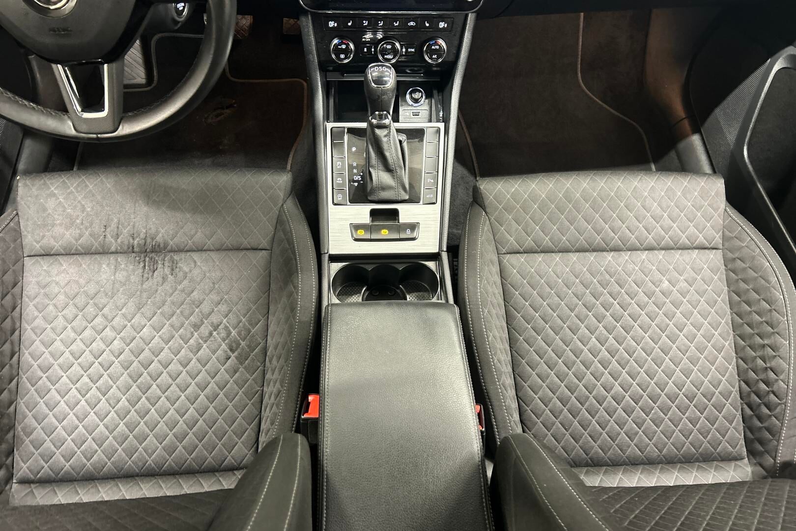 Skoda Superb iso kuva 27