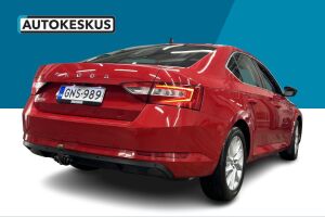 Skoda Superb esikatselu 27