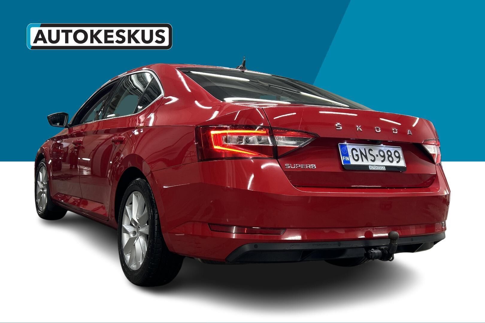 Skoda Superb iso kuva 7