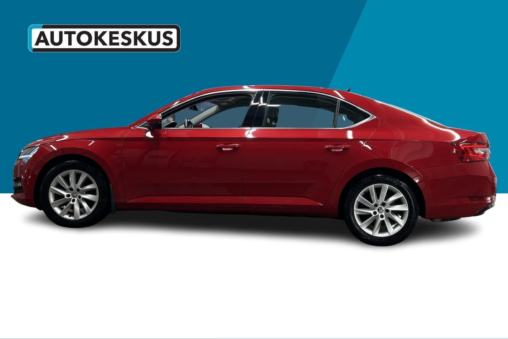 Skoda Superb iso kuva 8