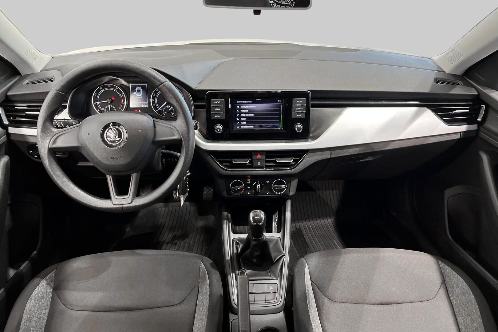 Skoda Scala iso kuva 11