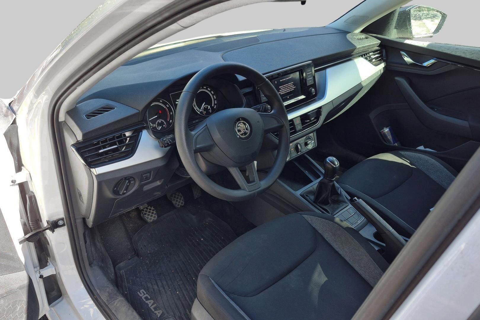 Skoda Scala iso kuva 2