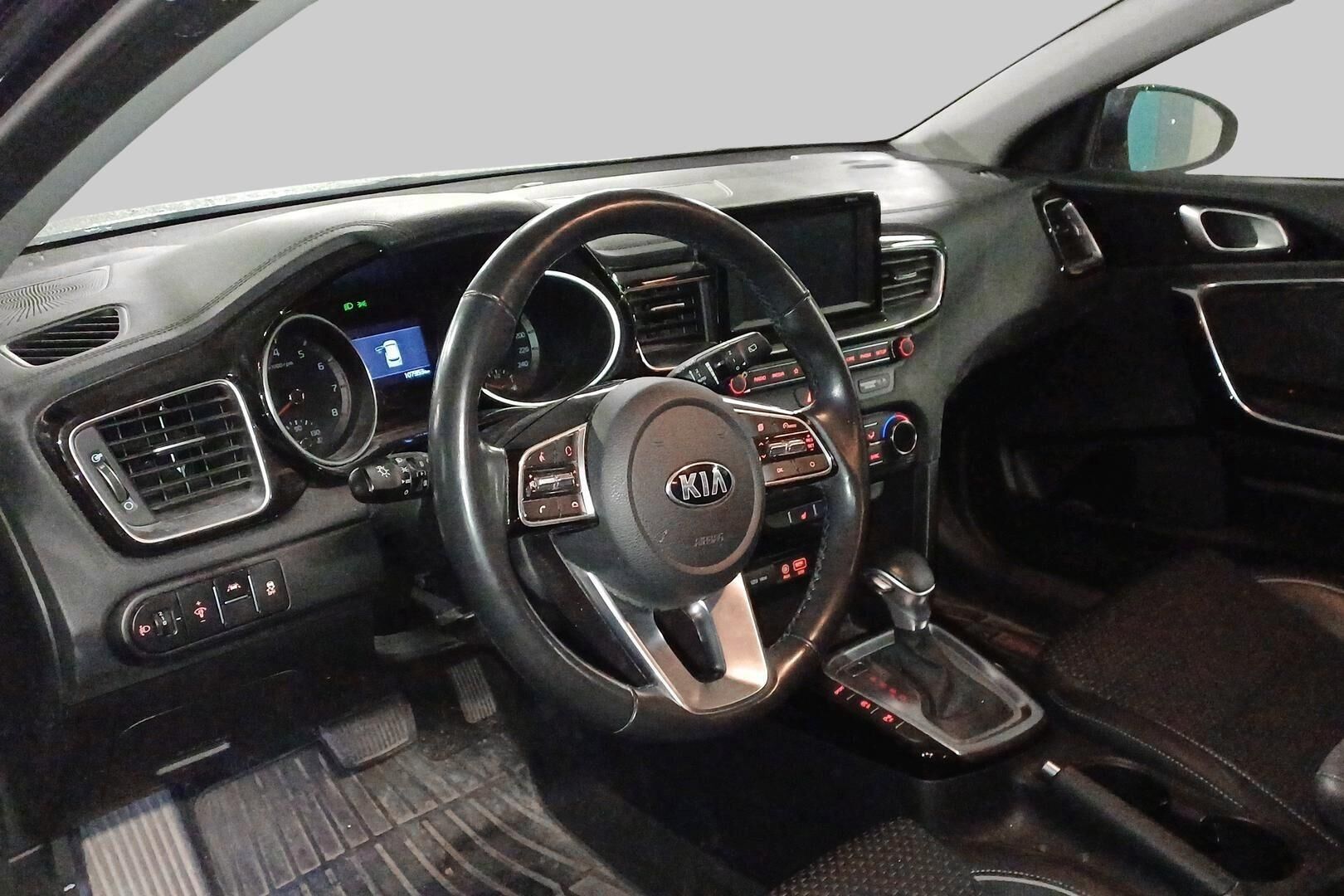 Kia Ceed iso kuva 1