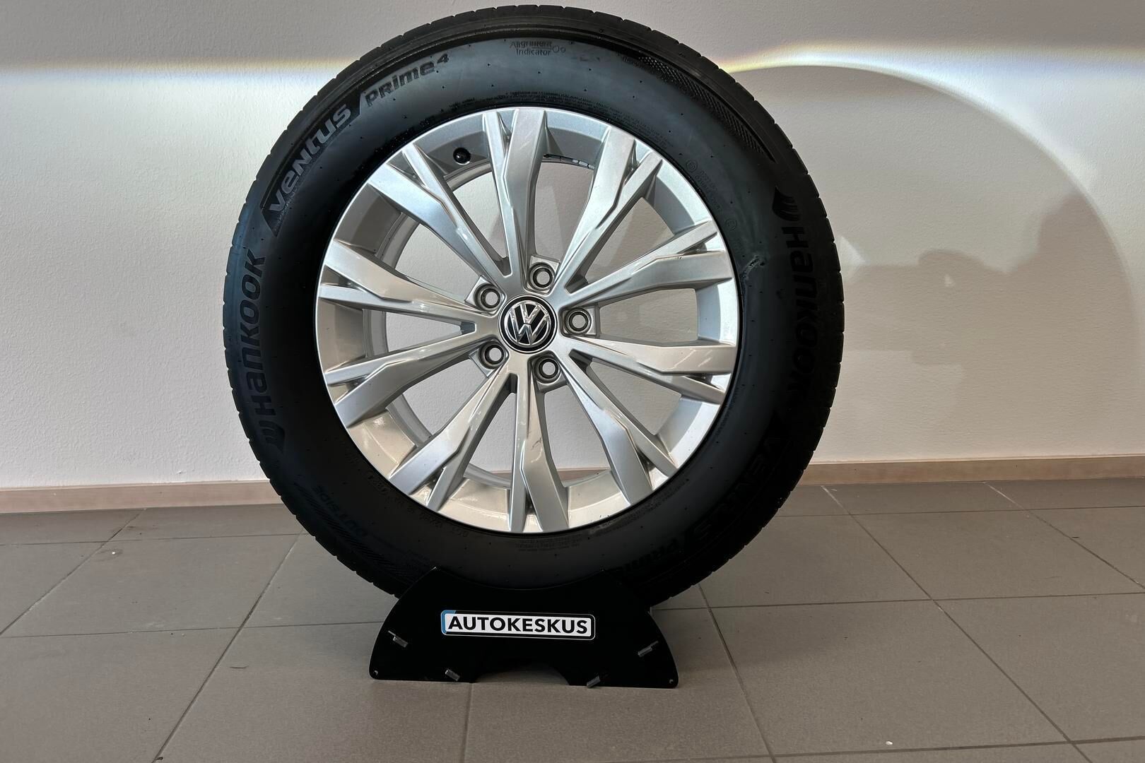 Volkswagen Tiguan iso kuva 13