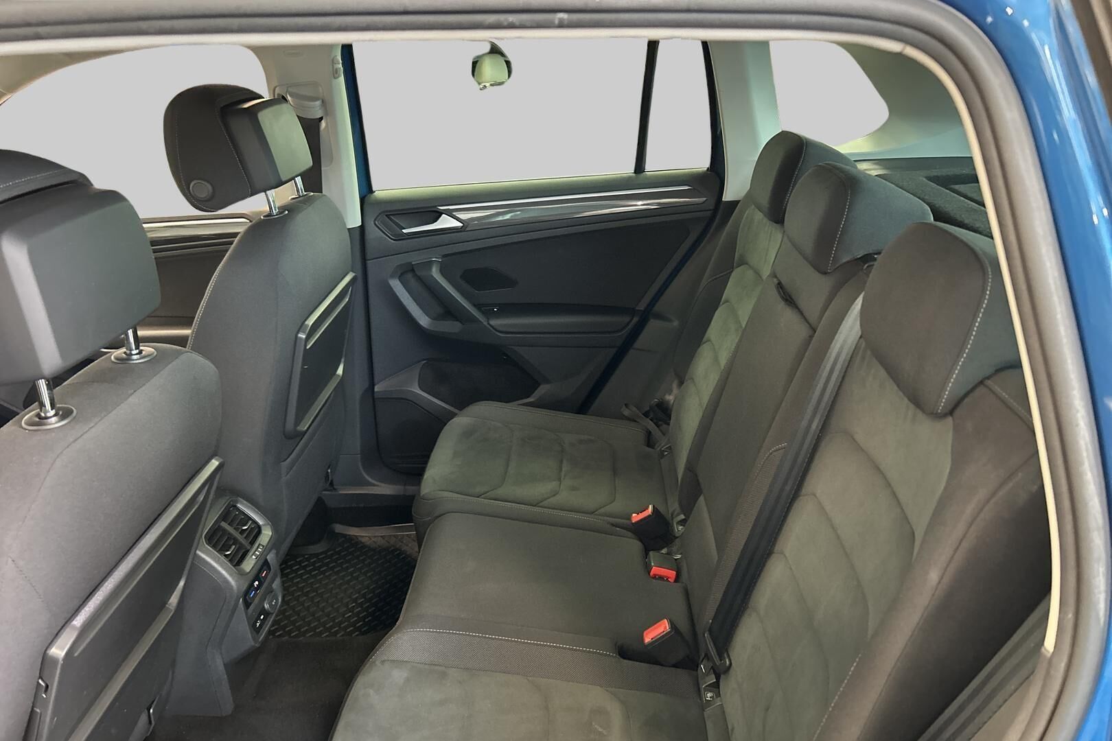 Volkswagen Tiguan iso kuva 9