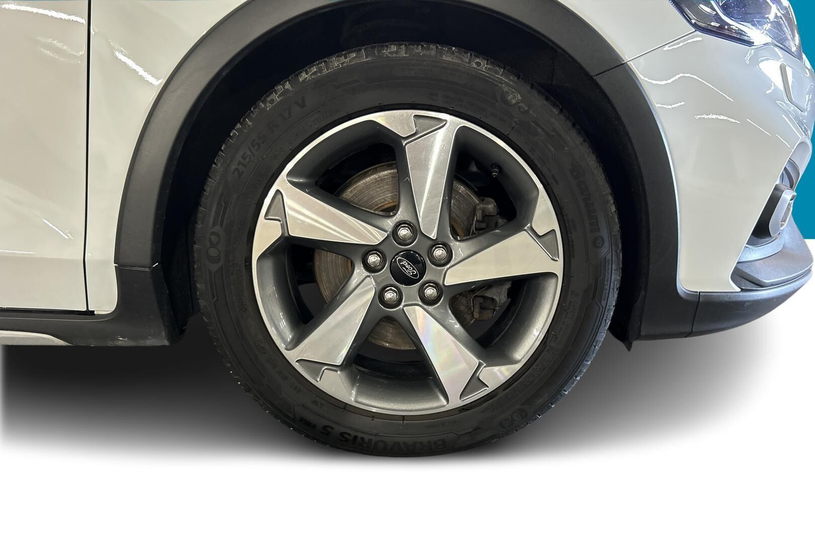 Ford Focus iso kuva 10