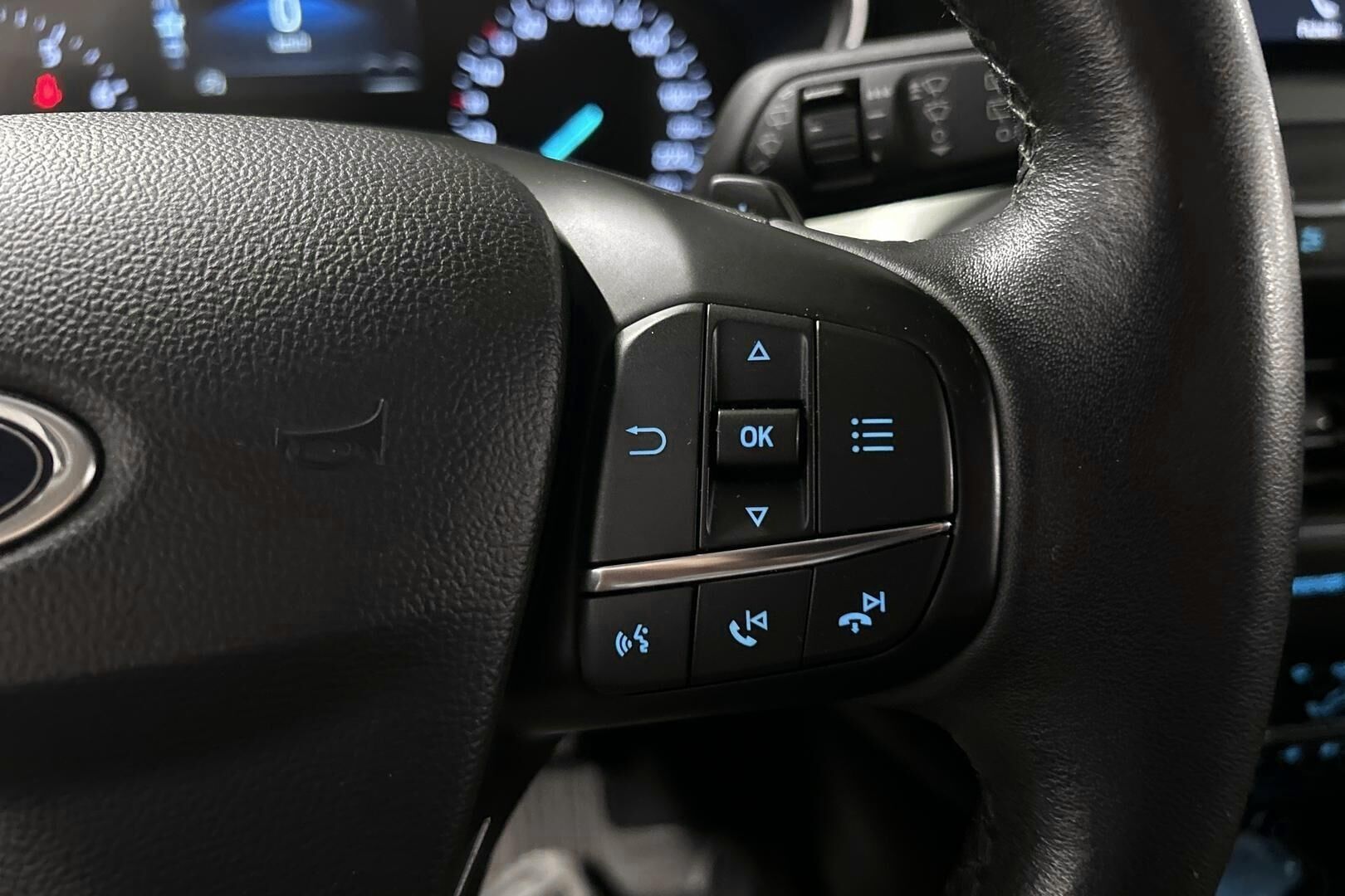 Ford Focus iso kuva 12