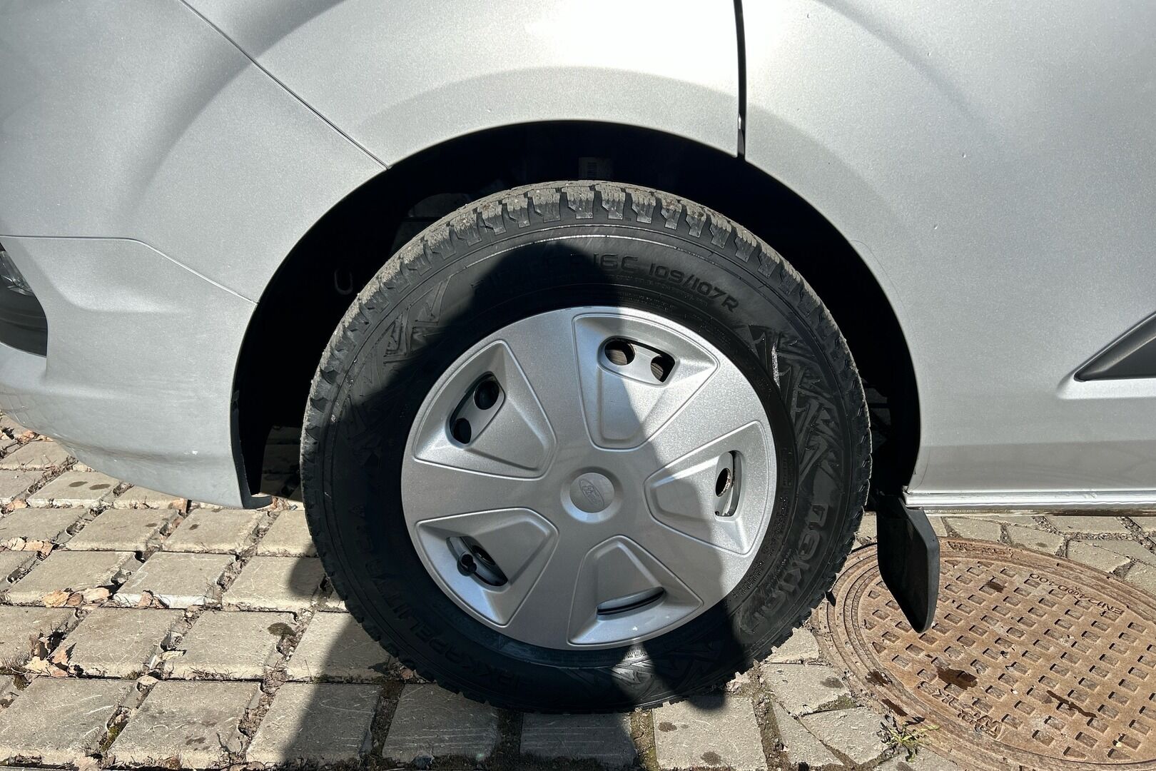 Ford Transit Custom iso kuva 9