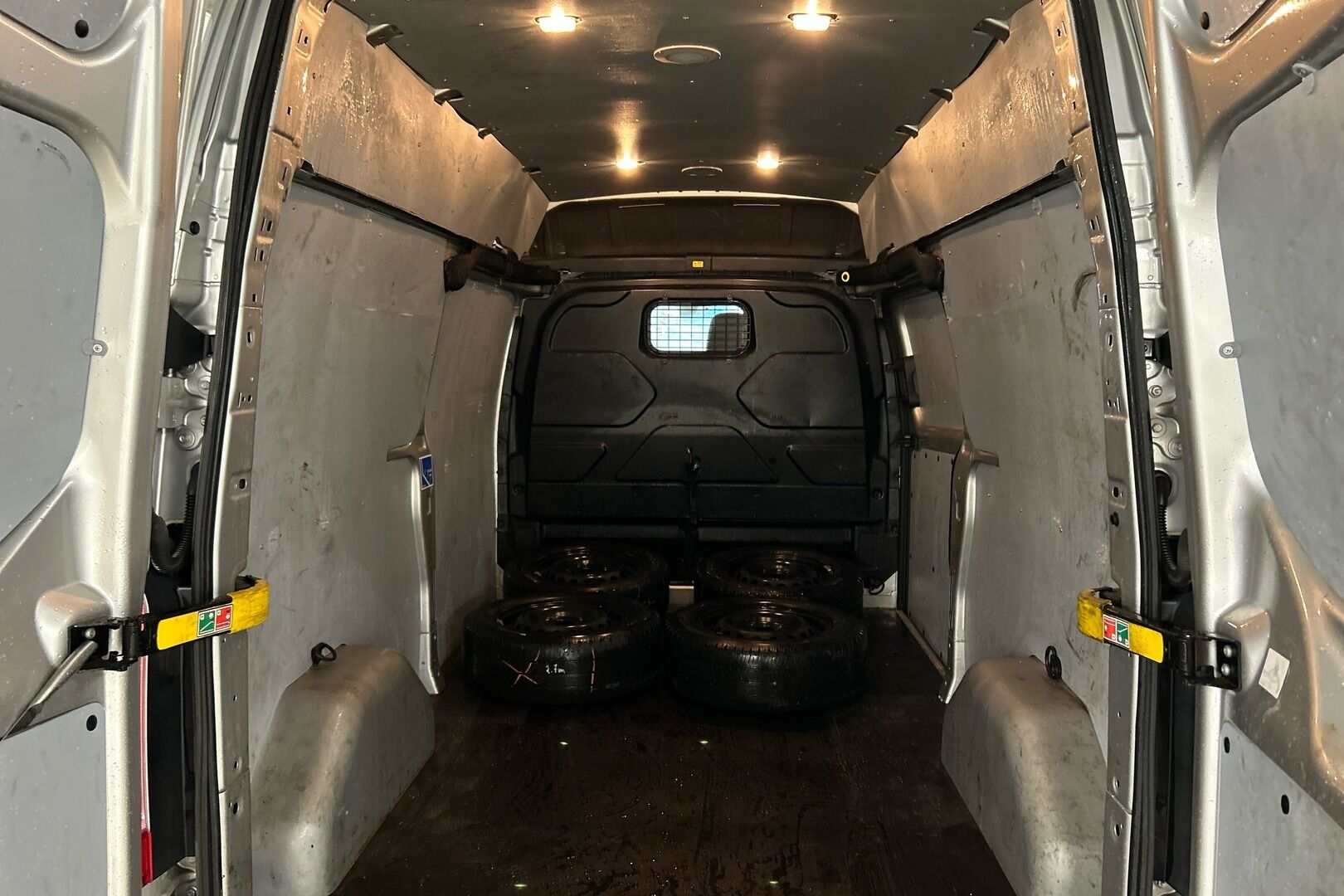 Ford Transit Custom iso kuva 7
