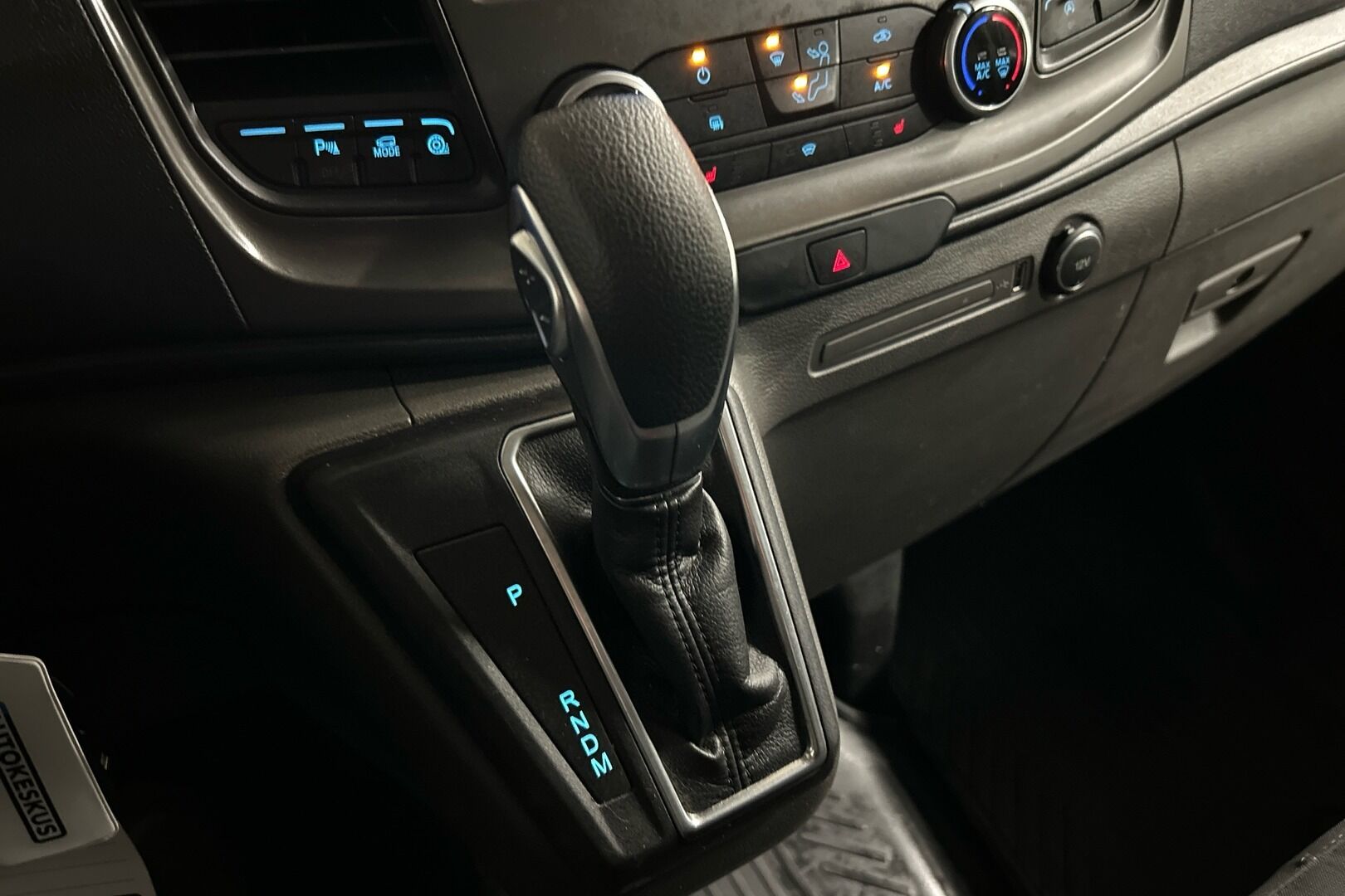 Ford Transit Custom iso kuva 12