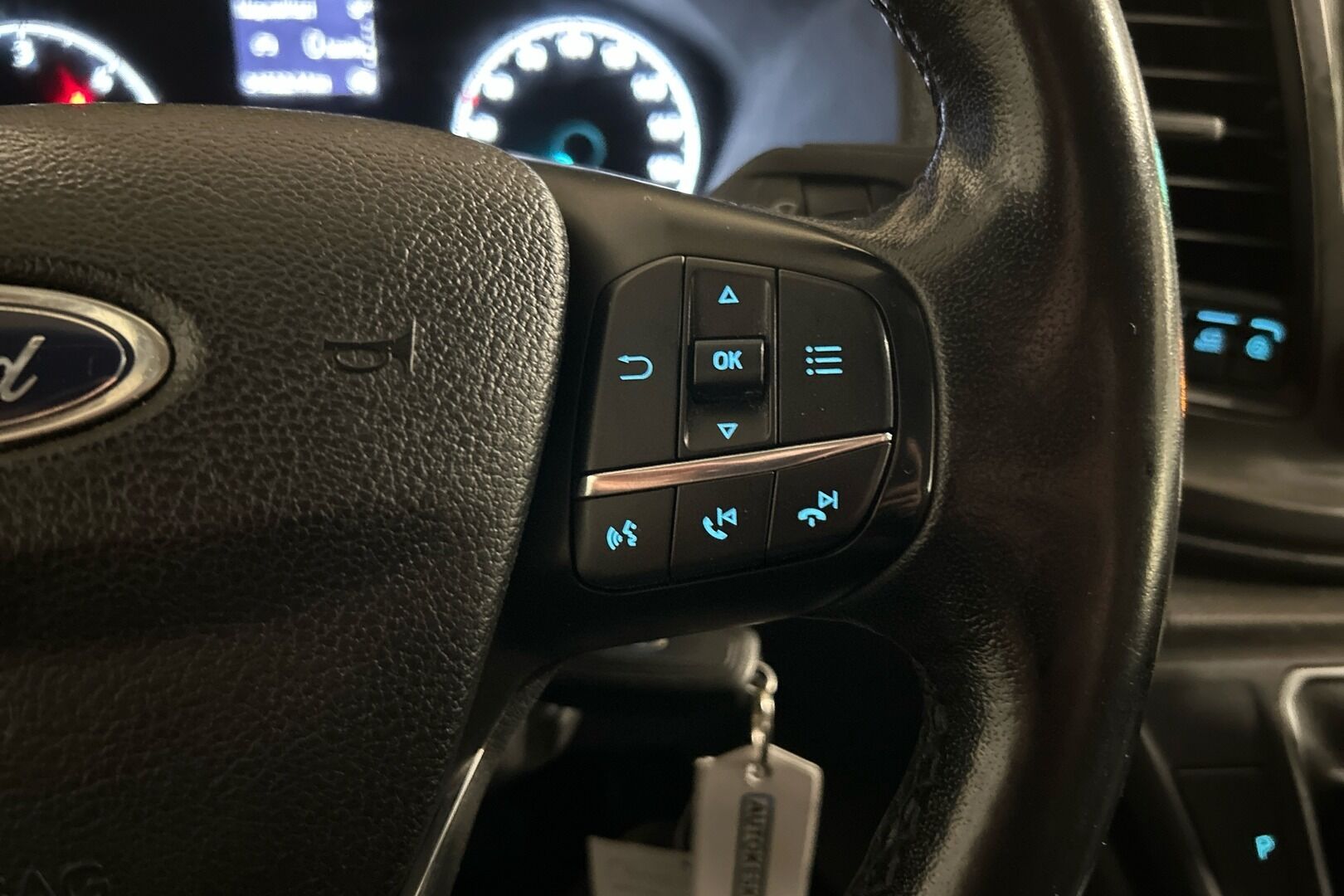 Ford Transit Custom iso kuva 14