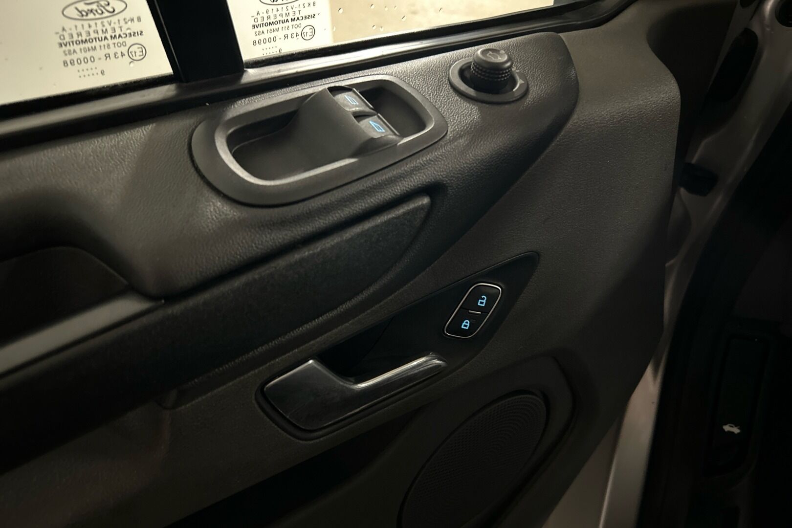 Ford Transit Custom iso kuva 17