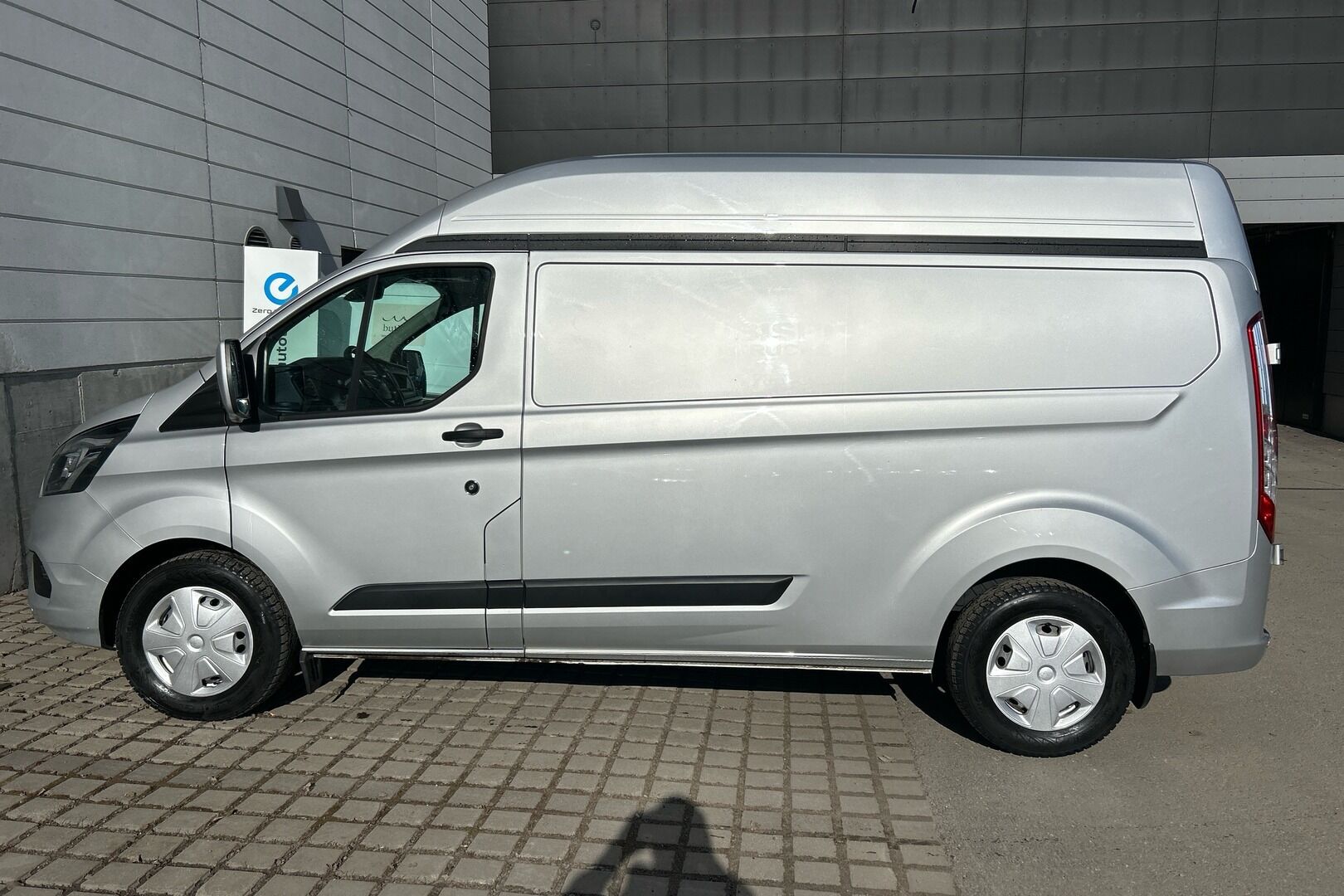 Ford Transit Custom iso kuva 19