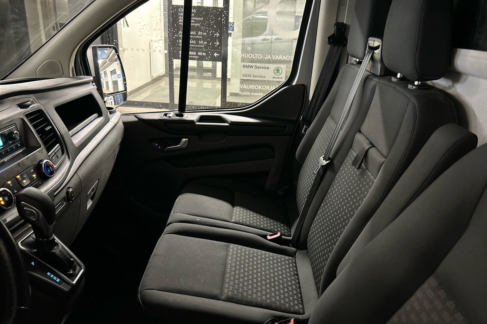Ford Transit Custom iso kuva 6