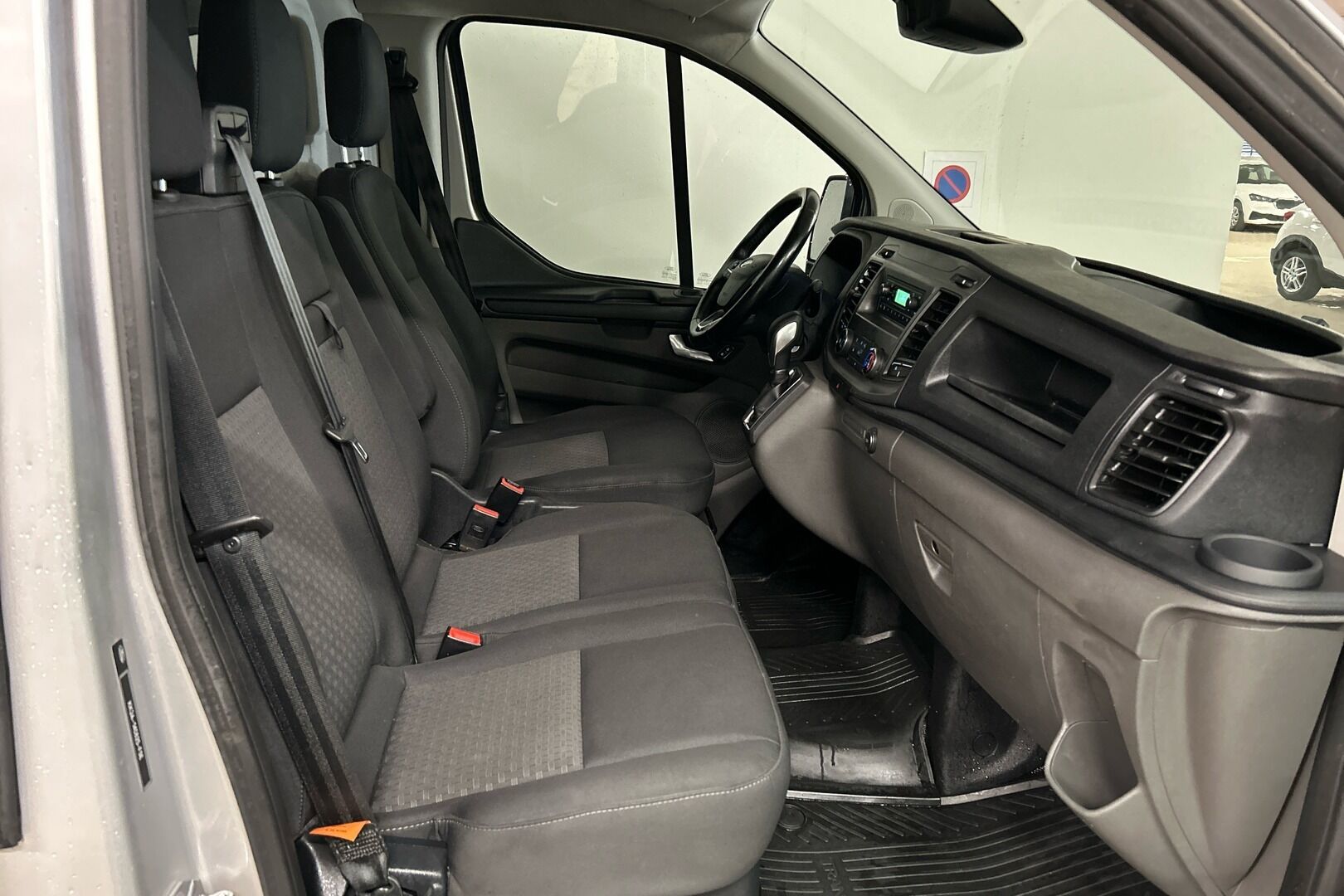 Ford Transit Custom iso kuva 7