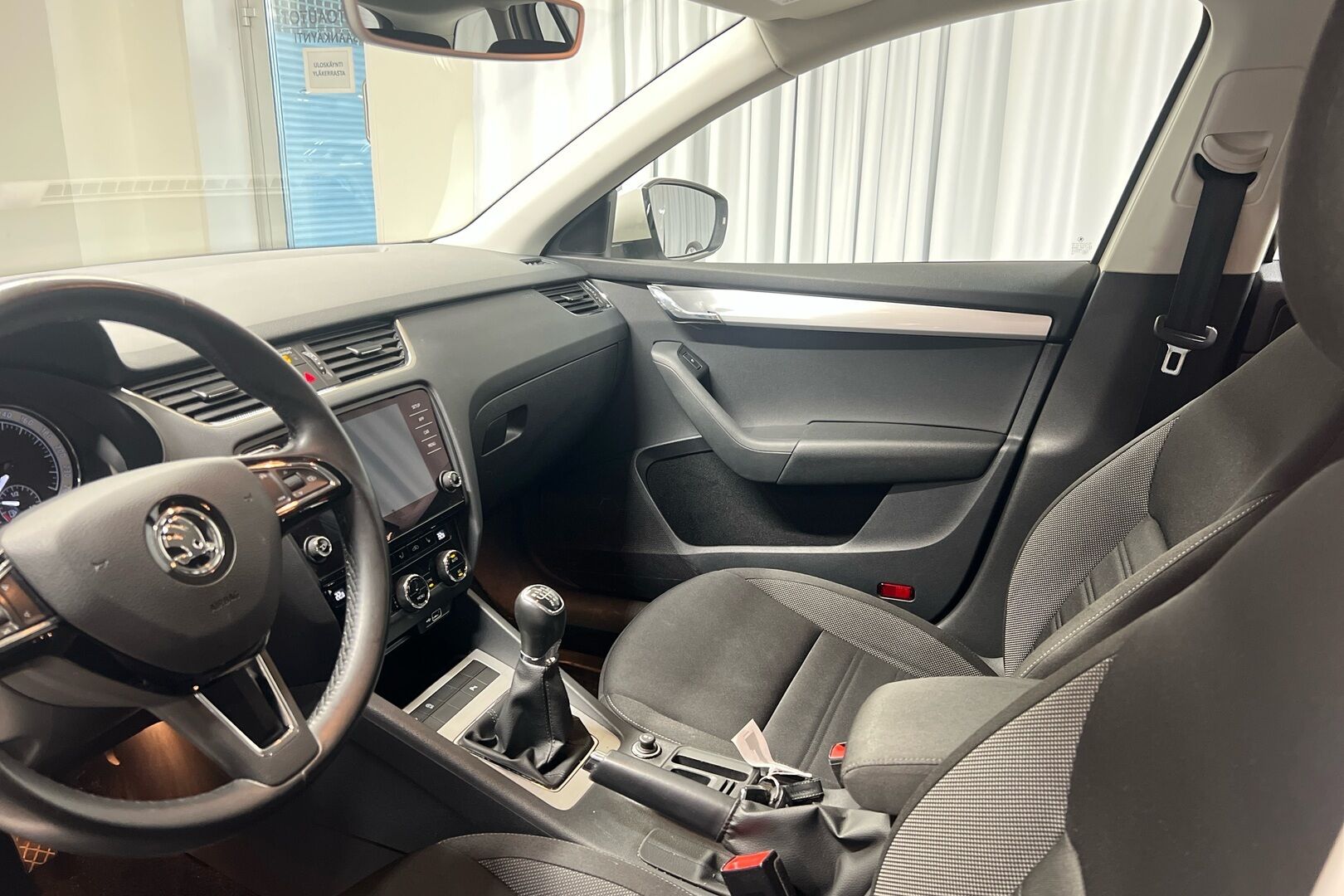 Skoda Octavia iso kuva 6