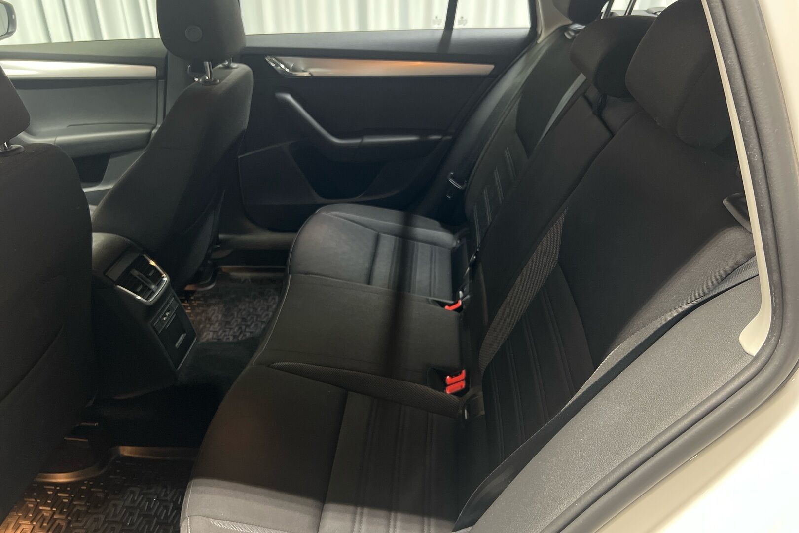 Skoda Octavia iso kuva 15