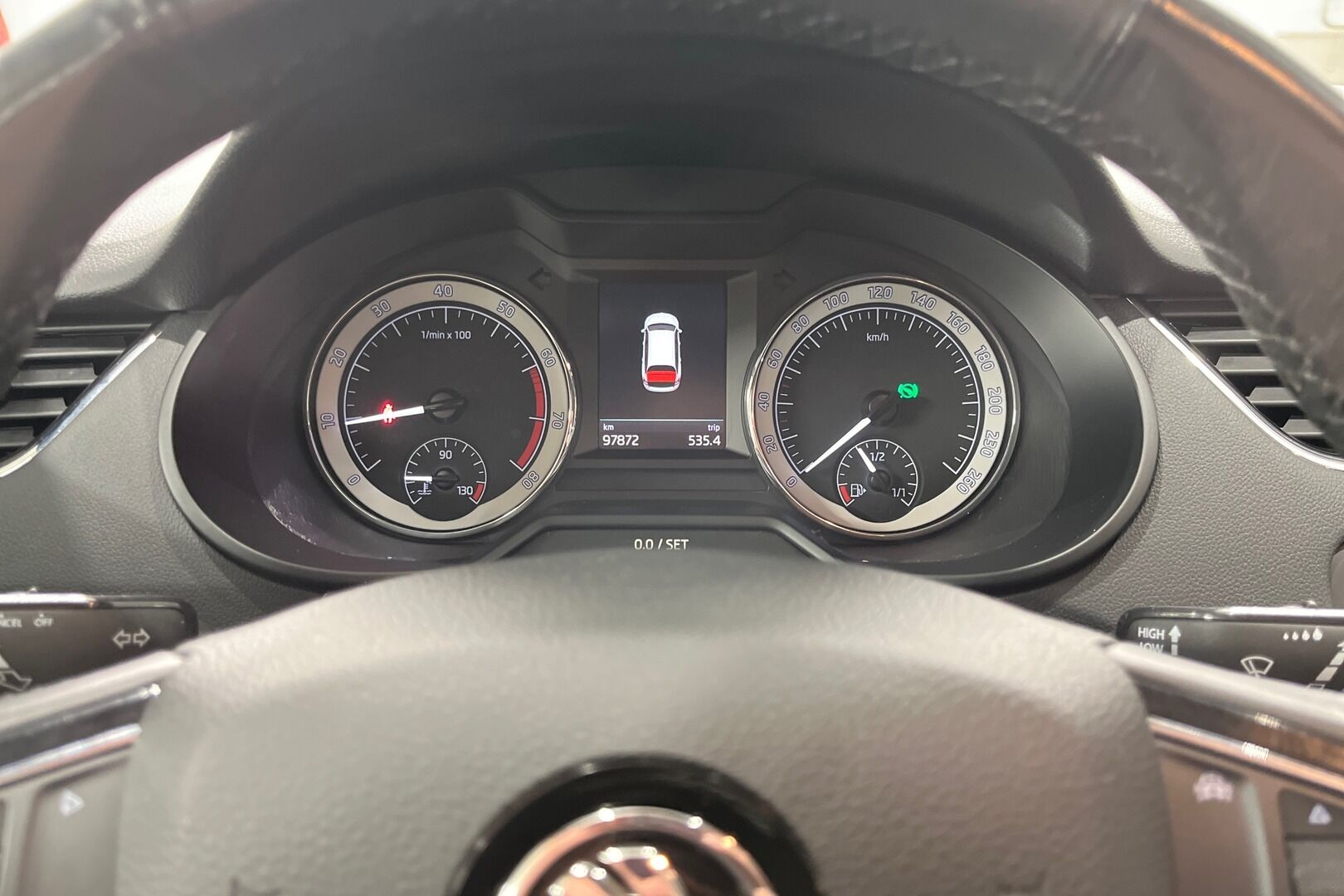 Skoda Octavia iso kuva 12