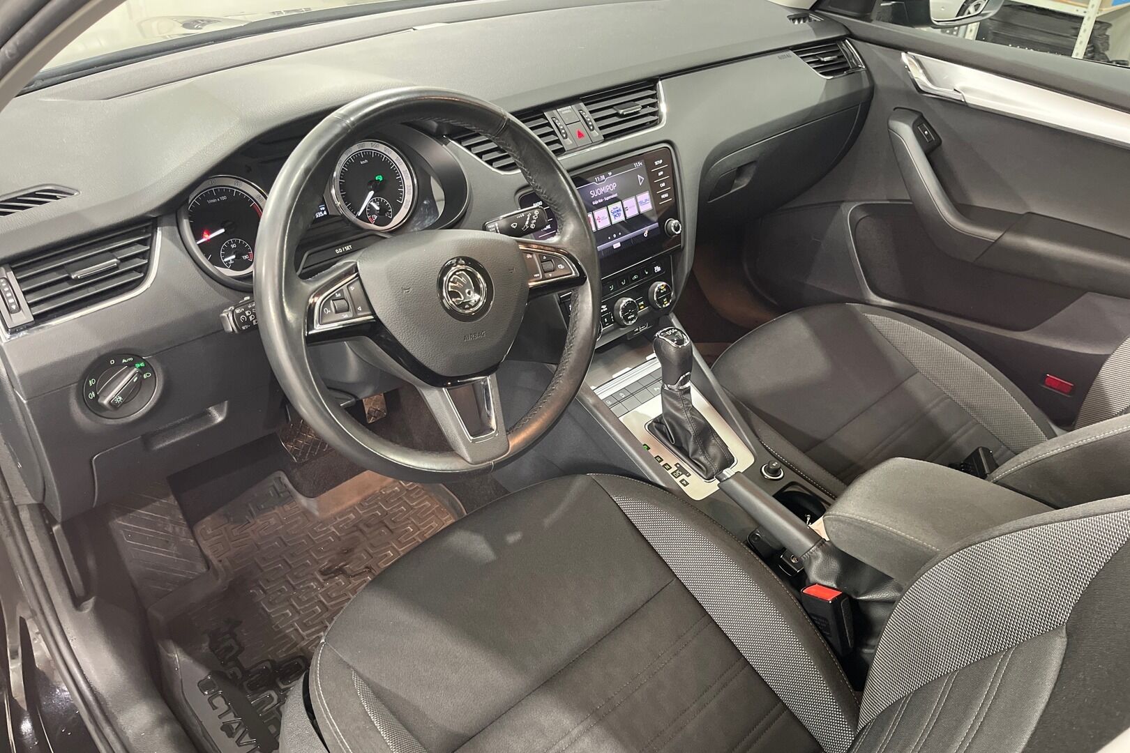 Skoda Octavia iso kuva 6