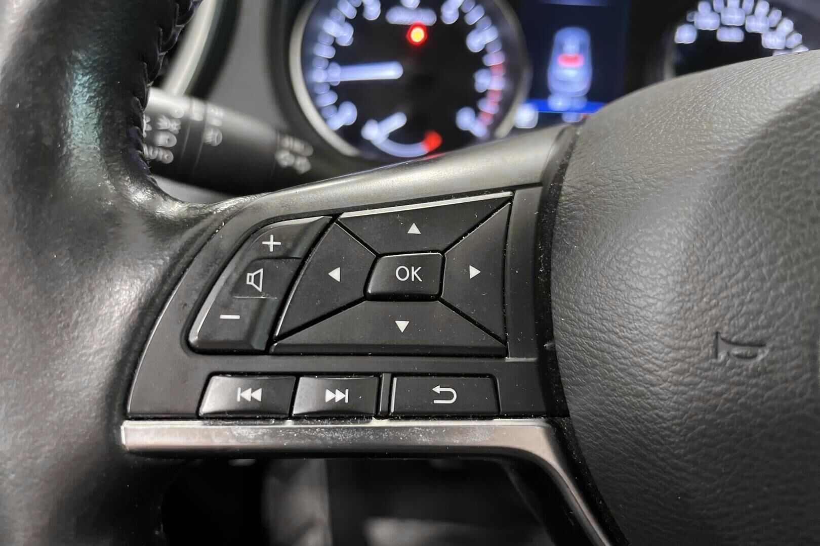 Nissan Qashqai iso kuva 6