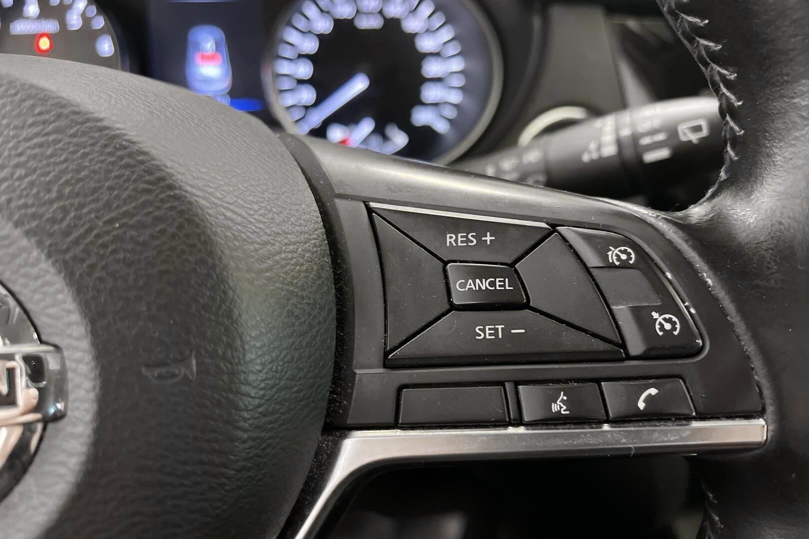 Nissan Qashqai iso kuva 7