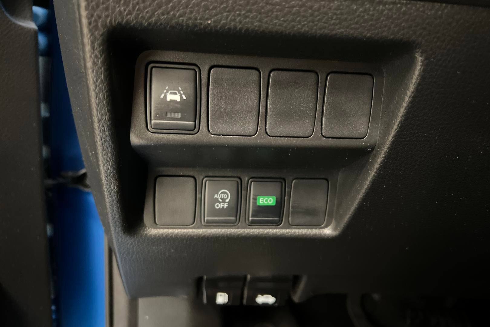 Nissan Qashqai iso kuva 8