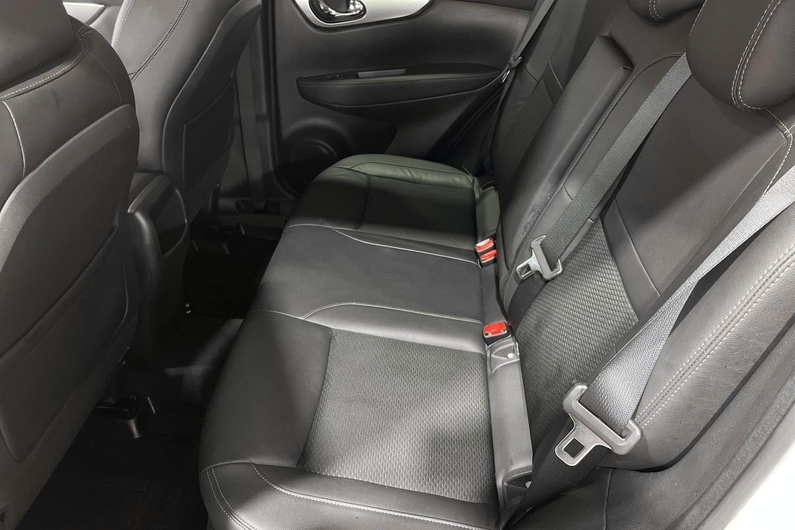 Nissan Qashqai iso kuva 10