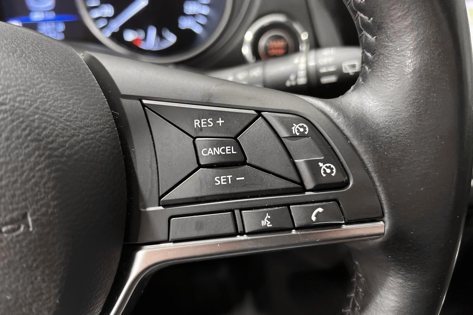 Nissan Qashqai iso kuva 17