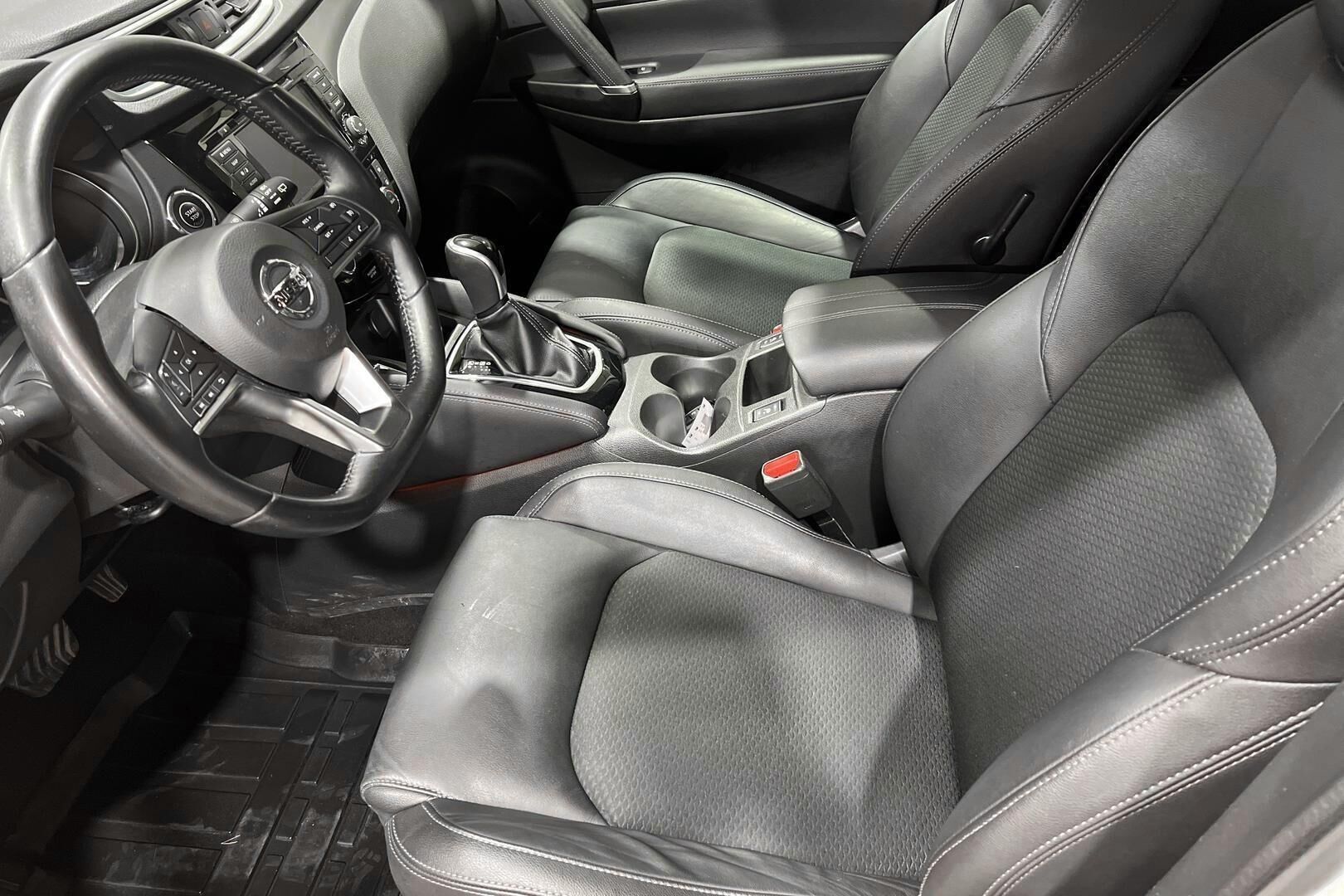 Nissan Qashqai iso kuva 9