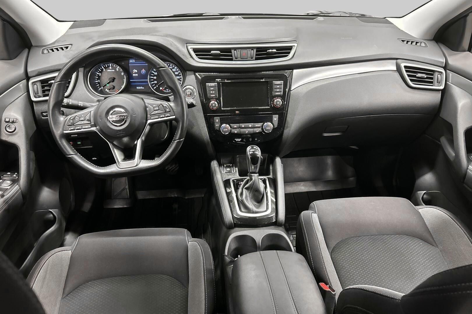 Nissan Qashqai iso kuva 6