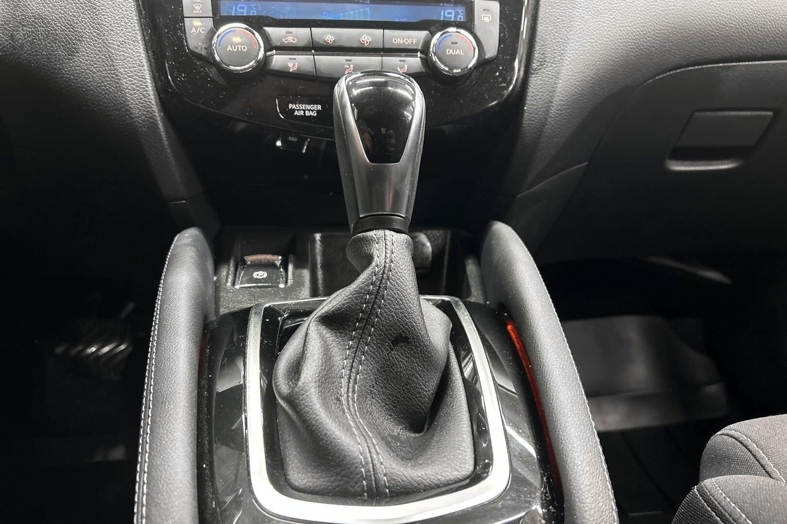 Nissan Qashqai iso kuva 9