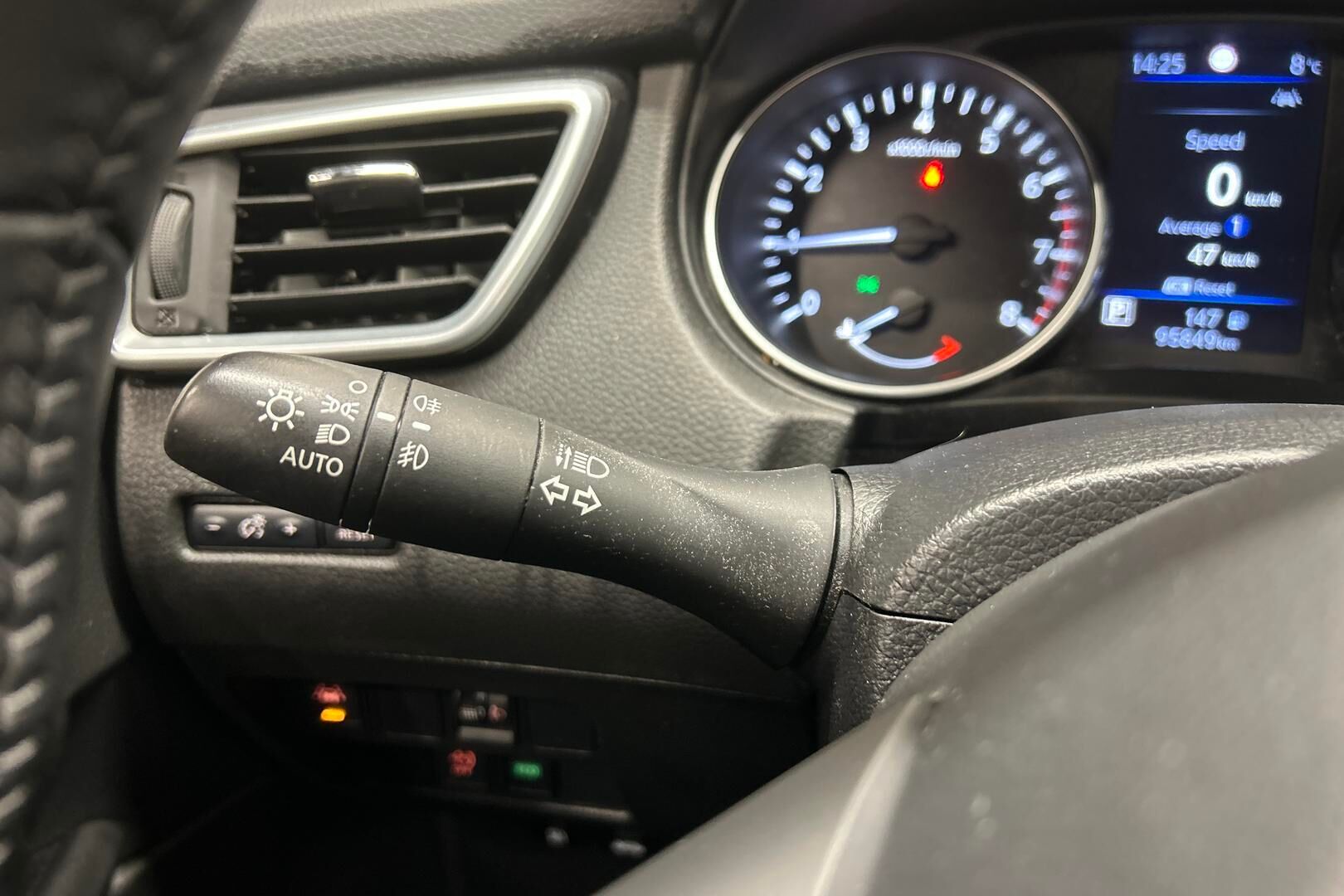 Nissan Qashqai iso kuva 10