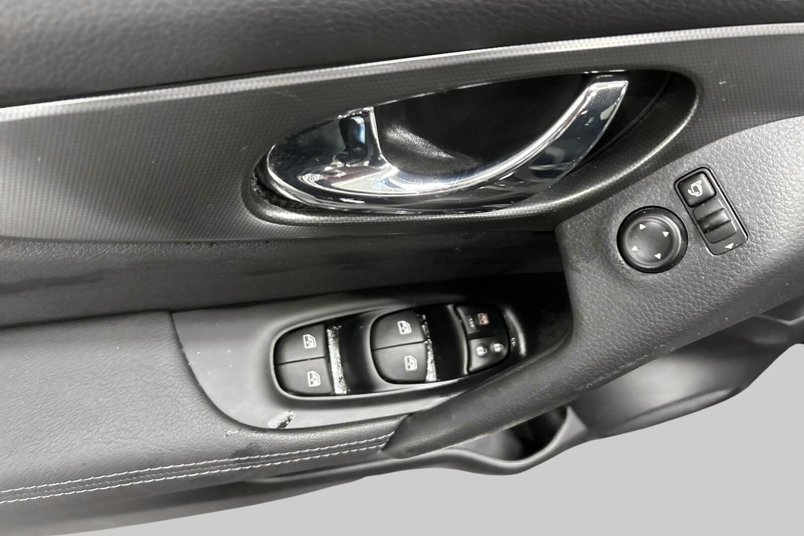 Nissan Qashqai iso kuva 12