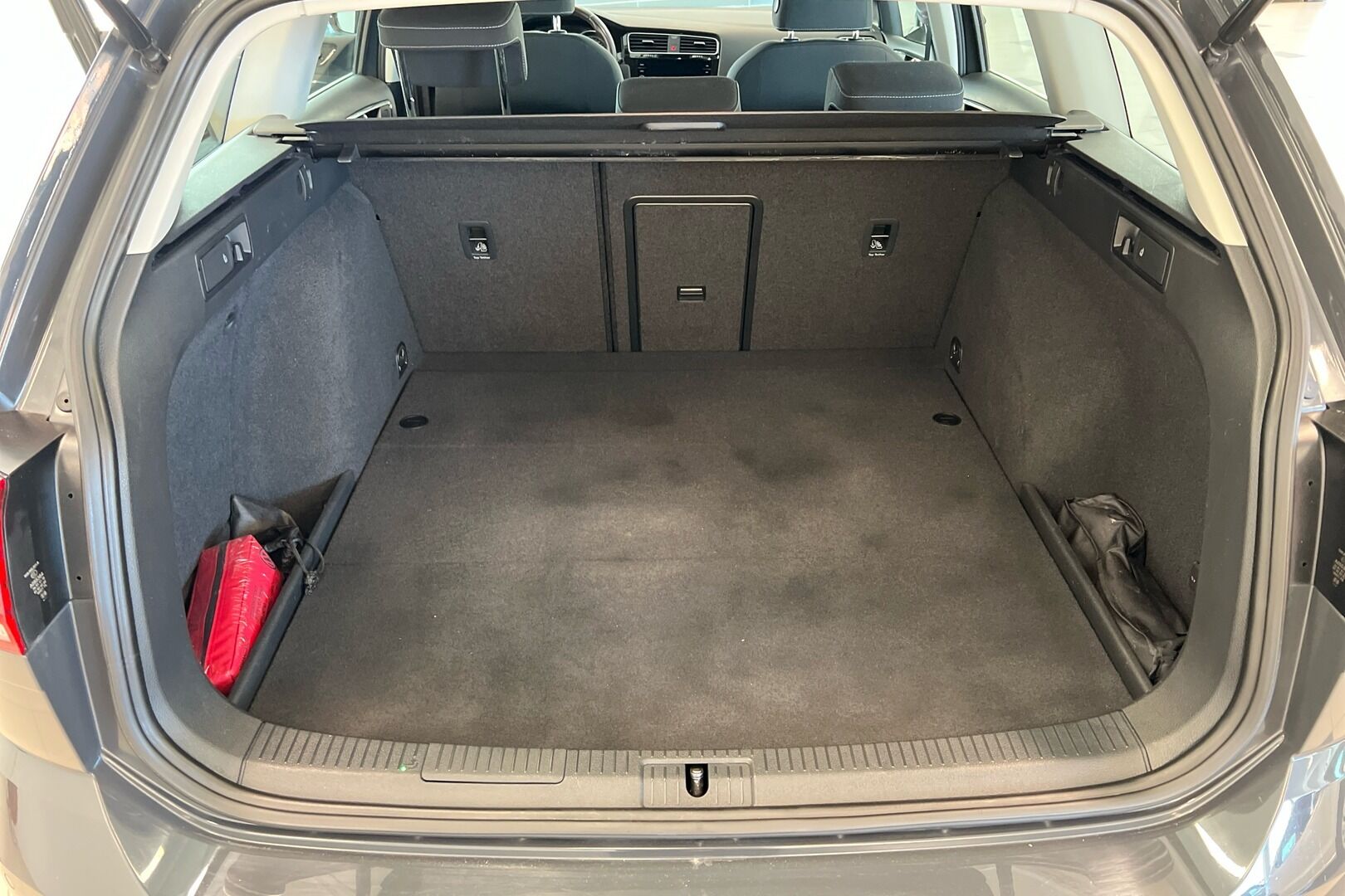 Volkswagen Golf iso kuva 17