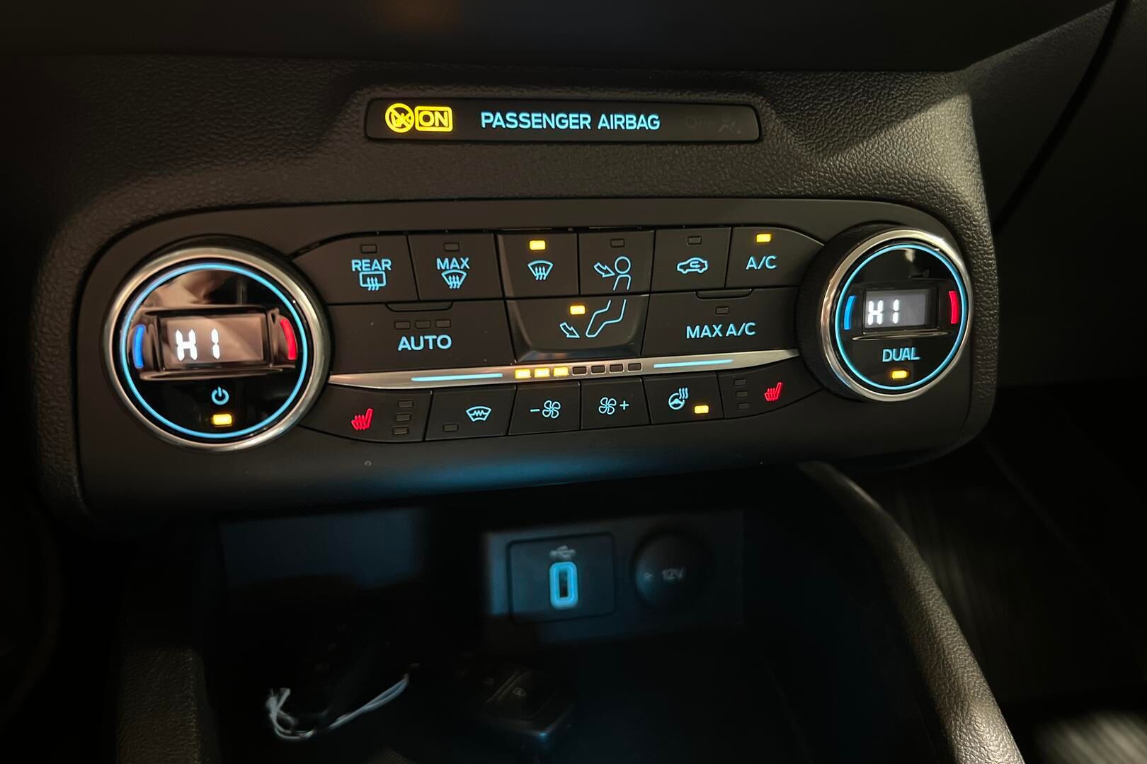 Ford Focus iso kuva 17