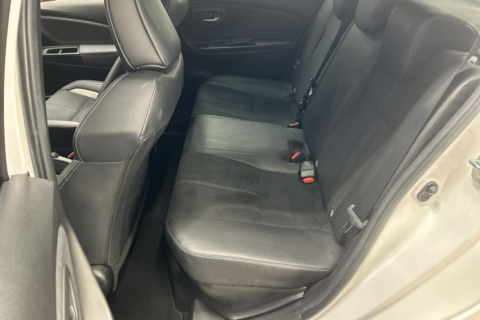 Toyota Yaris iso kuva 8