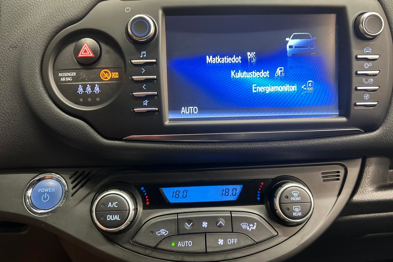 Toyota Yaris iso kuva 13