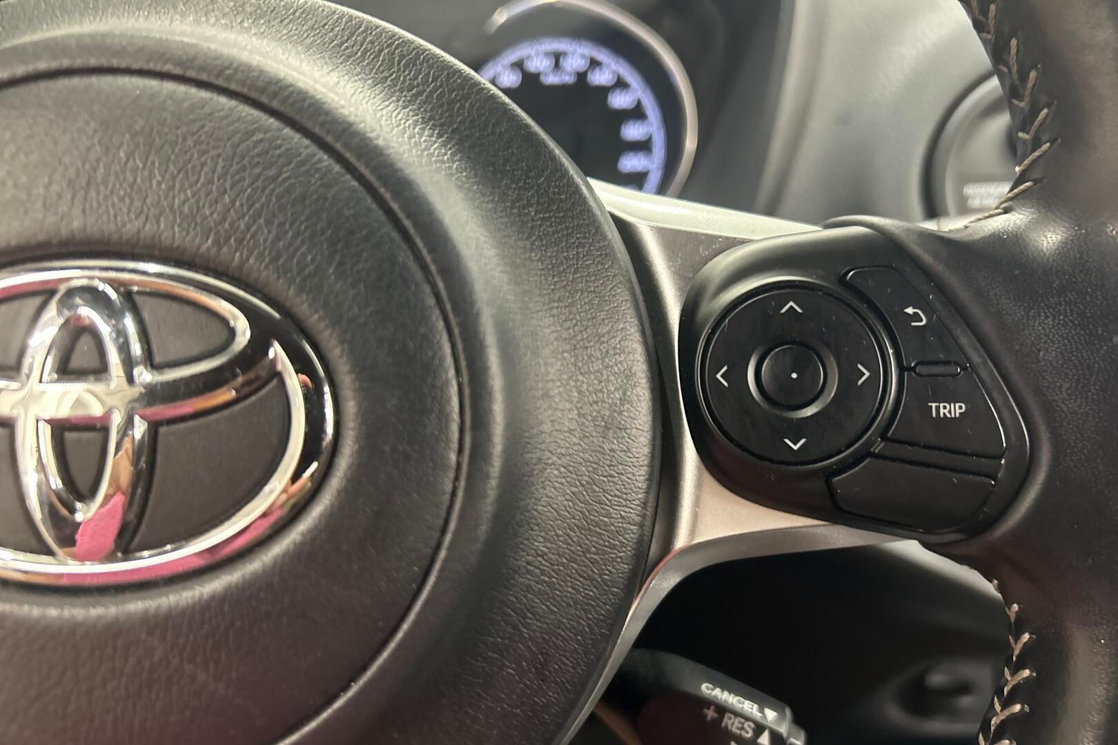 Toyota Yaris iso kuva 14