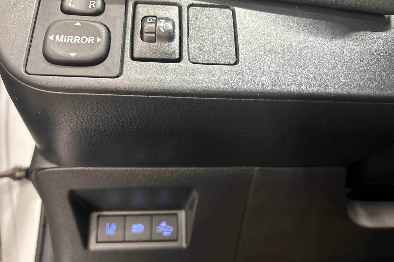 Toyota Yaris iso kuva 15