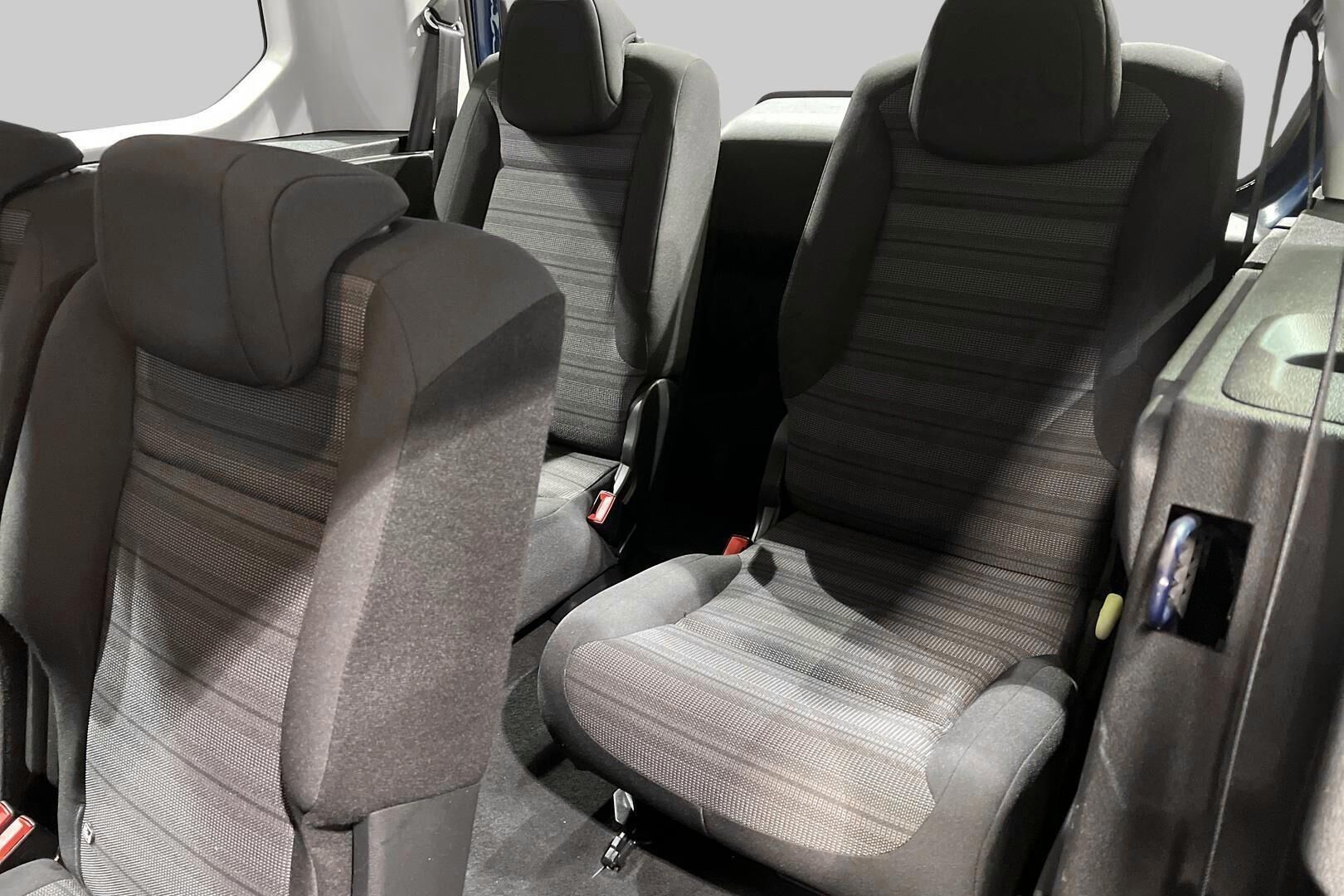 Opel Combo iso kuva 26