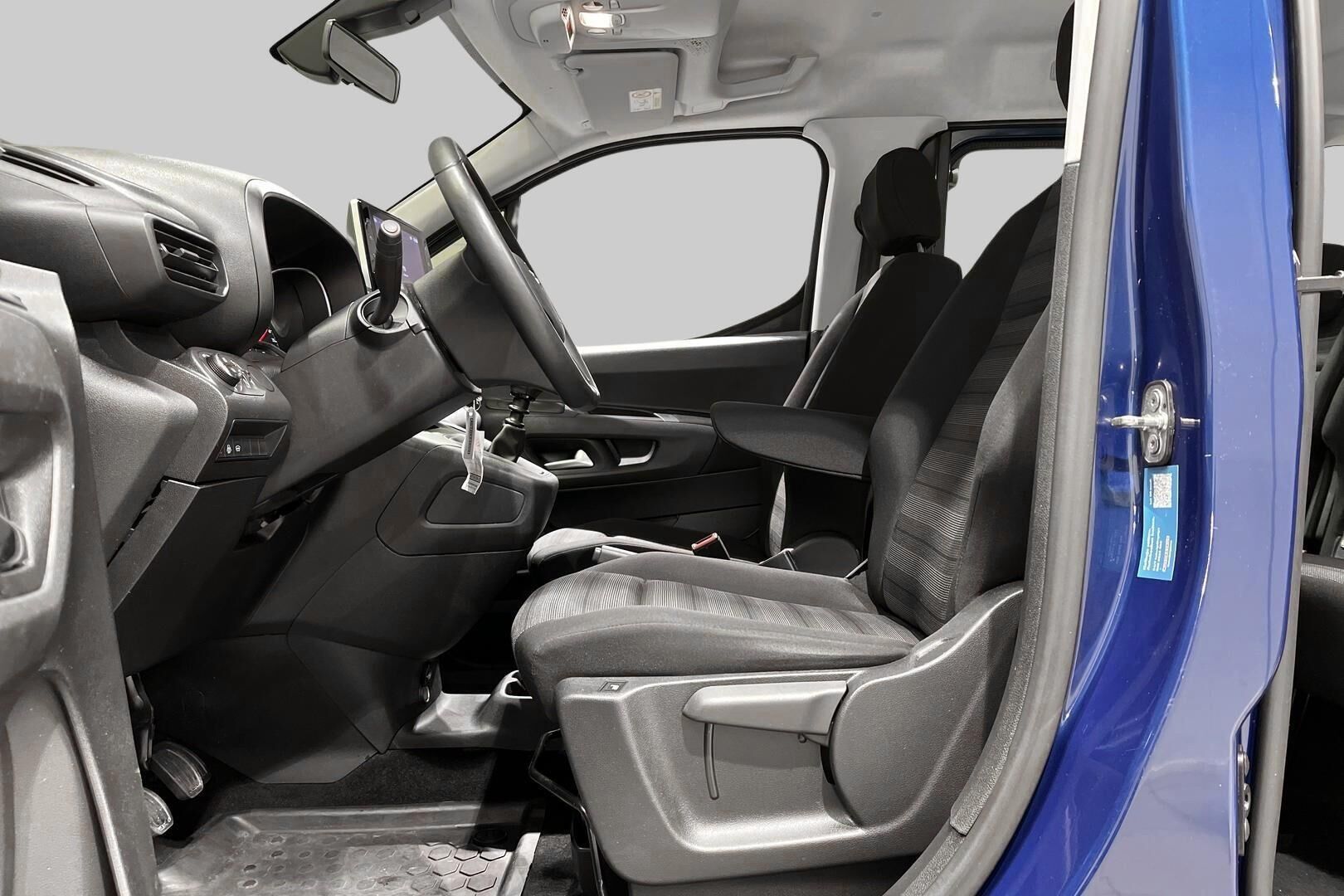 Opel Combo iso kuva 8
