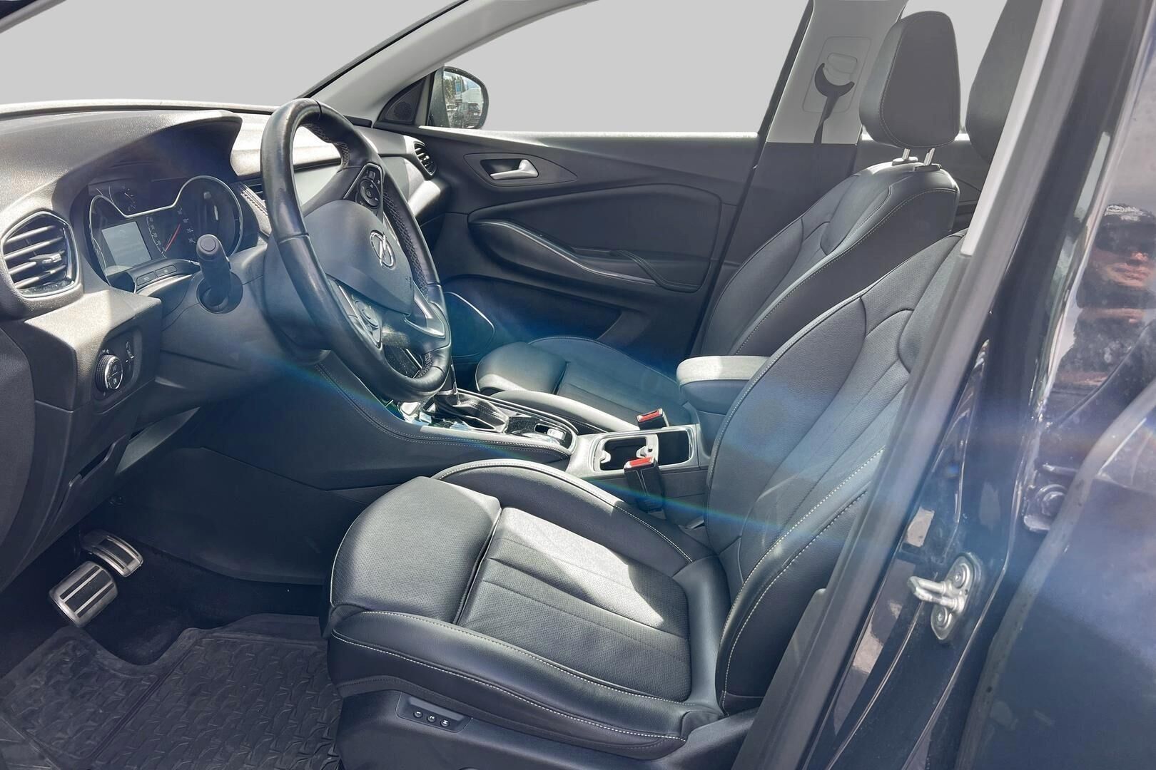 Opel Grandland X iso kuva 2