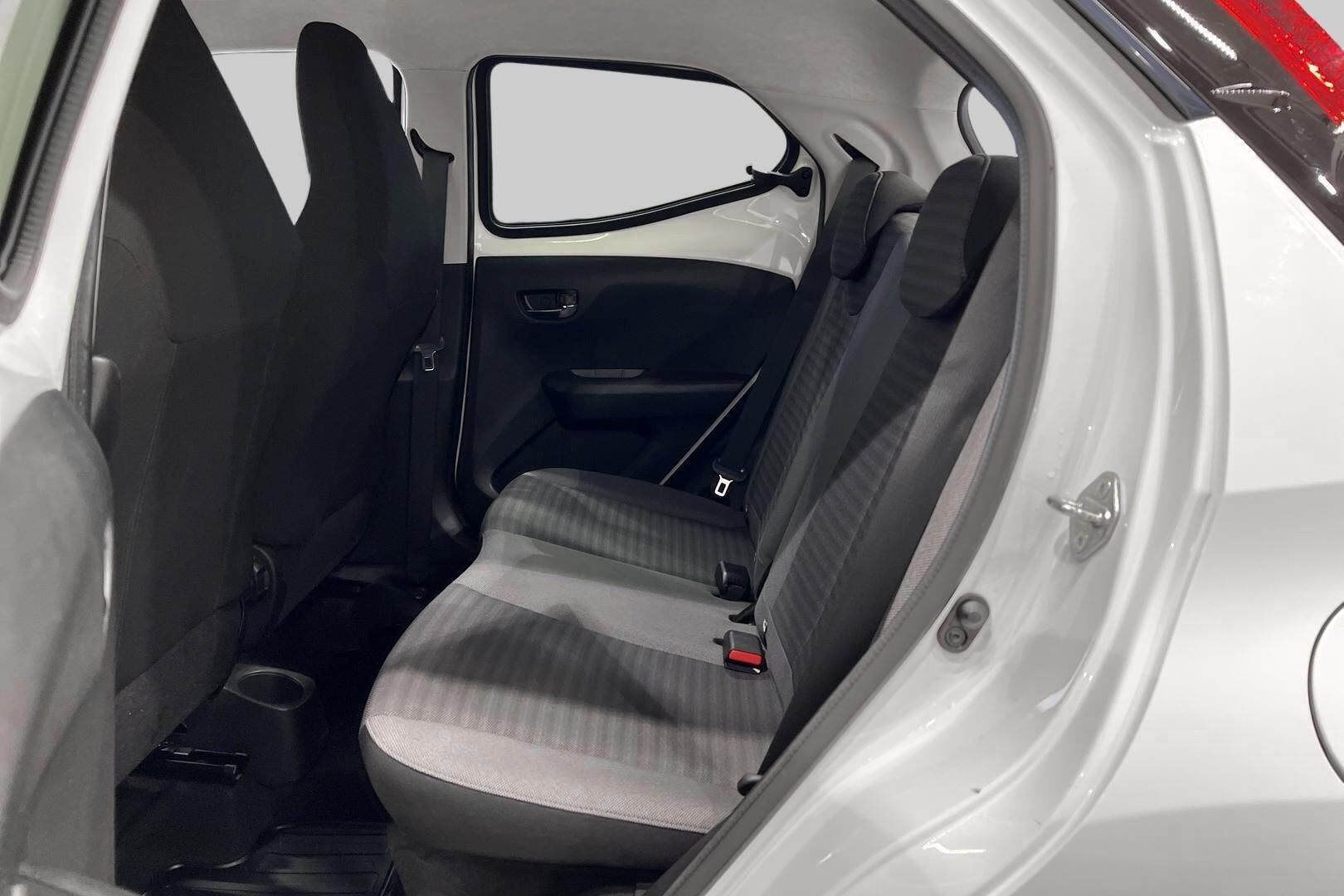 Toyota AYGO iso kuva 10